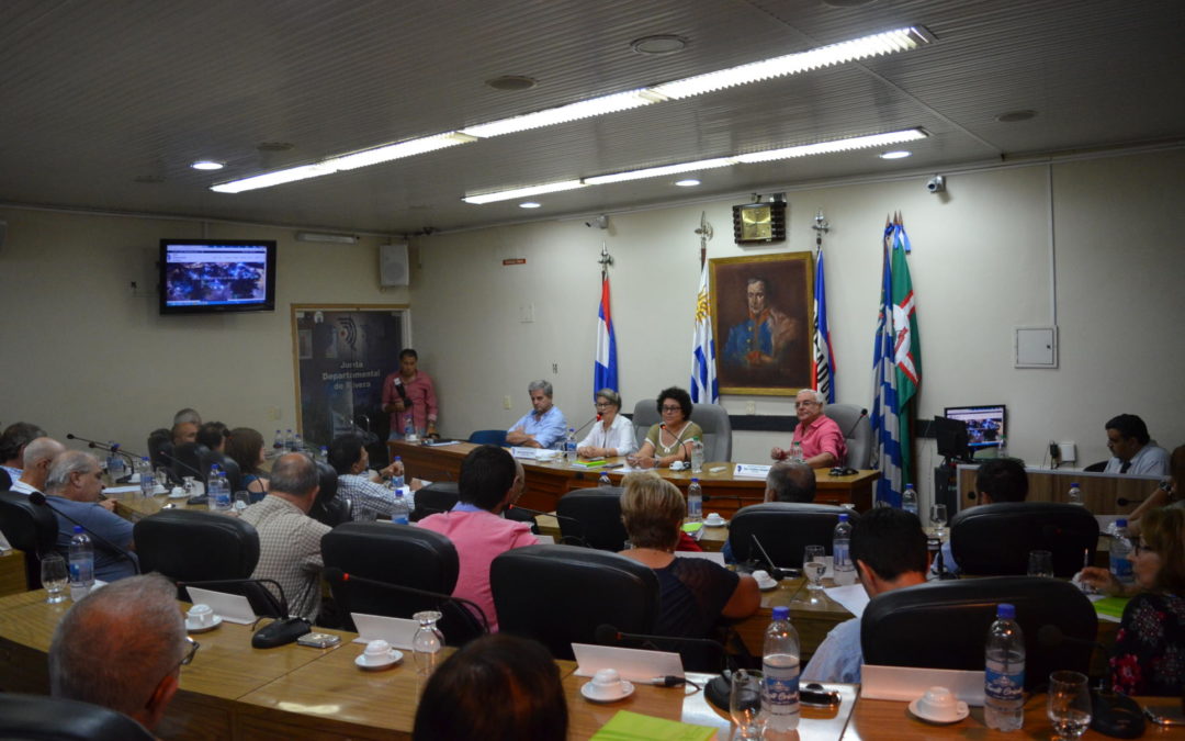 “La Sra. Intendente Prof Alma Galup visitó la Sesión Plenaria”.