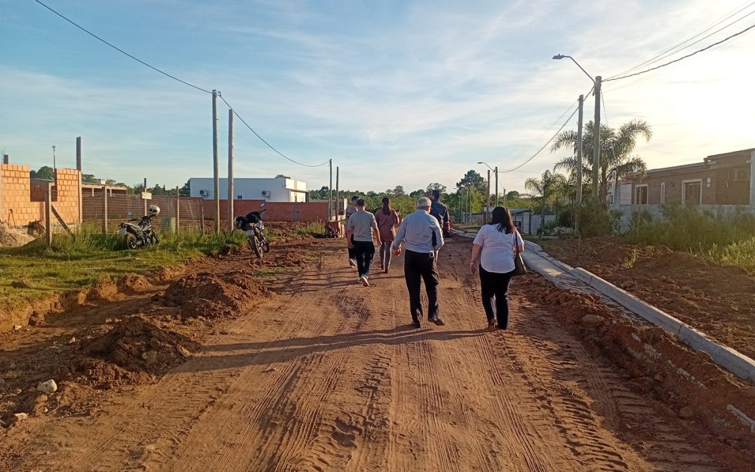 La Comisión de Nomenclatura recorrió el barrio Santa Teresa para atender inquietudes vecinales.